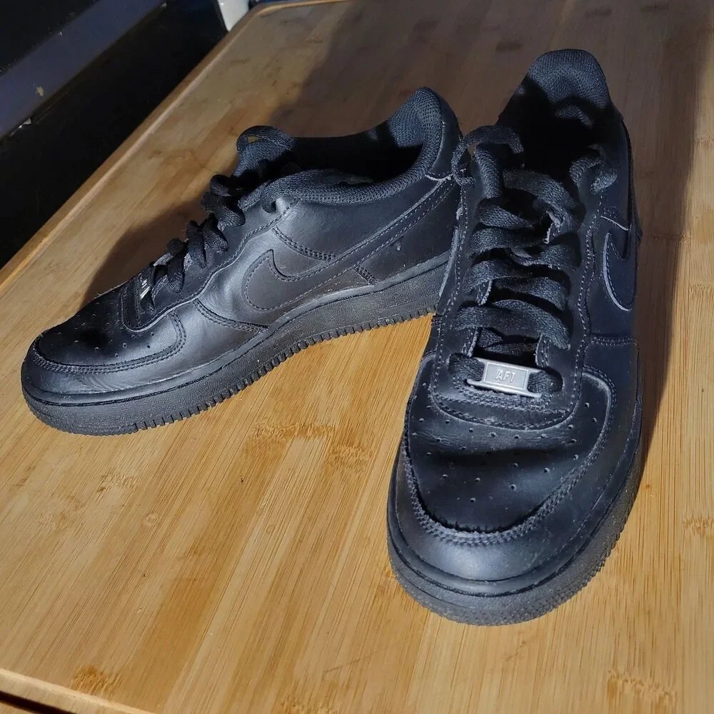 Nike Air Force 1 One Low Black Youth Size 6.5 M